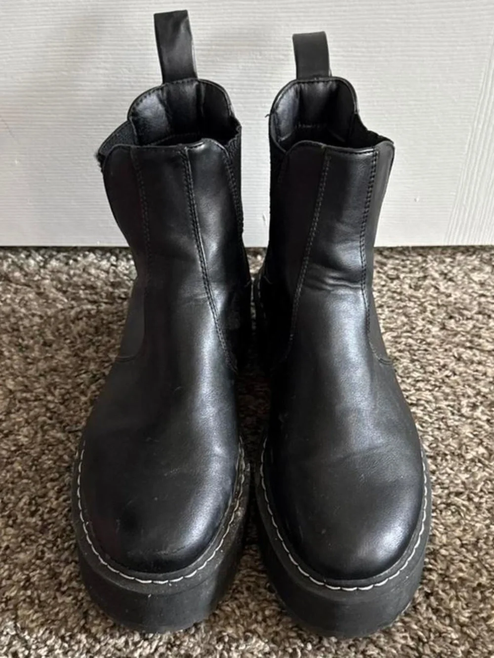 Forever 21 Women's Black Boots
